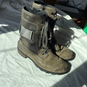 Sorel Women's Gray and Tan Ankle Boots